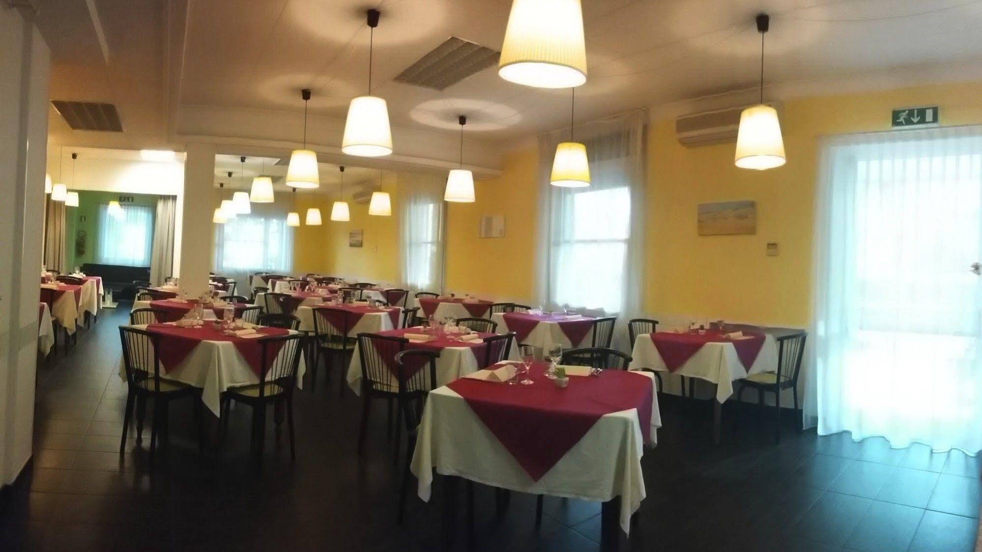 Fasthotel Cervia Buitenkant foto