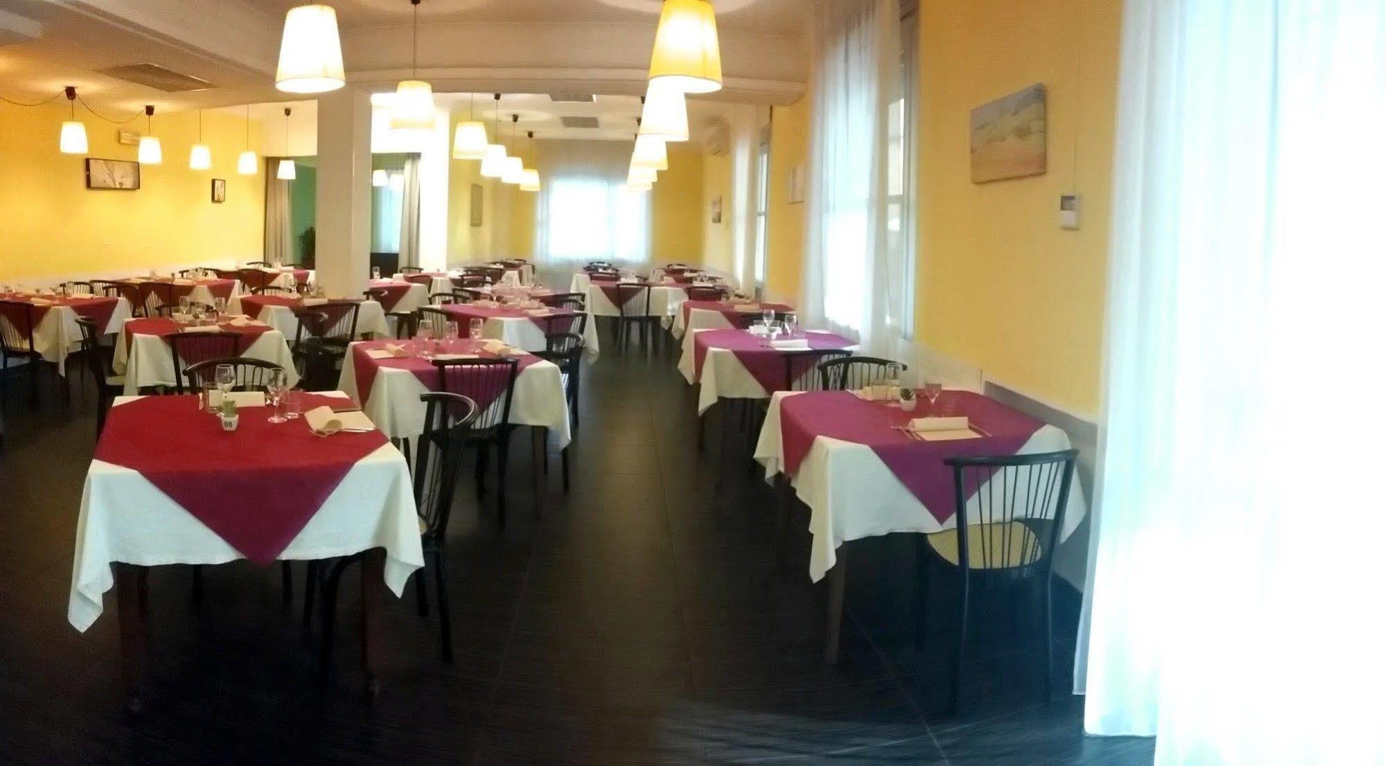 Fasthotel Cervia Buitenkant foto